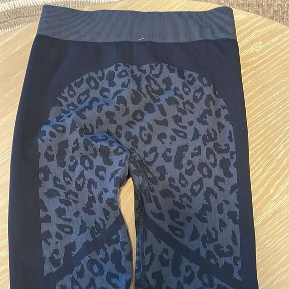 Sweaty Betty Ski Base Layer Thermal leggings, Size 10-12, Leopard print, NWOT - Picture 5 of 9